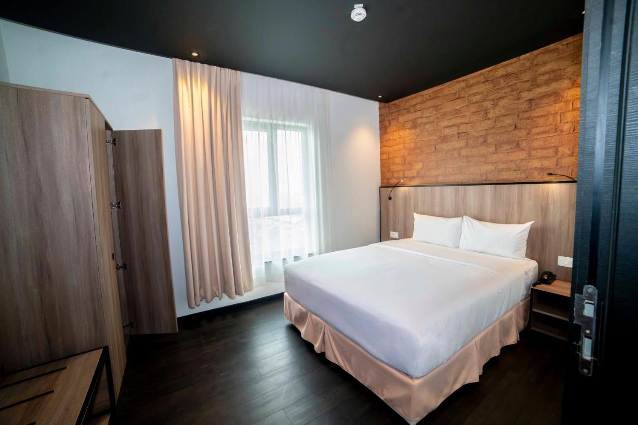 Onomo Hotel ดูอาลา ภายนอก รูปภาพ