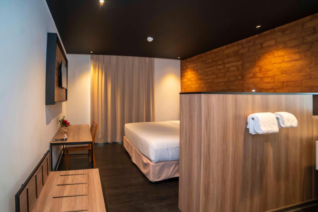 Onomo Hotel ดูอาลา ภายนอก รูปภาพ